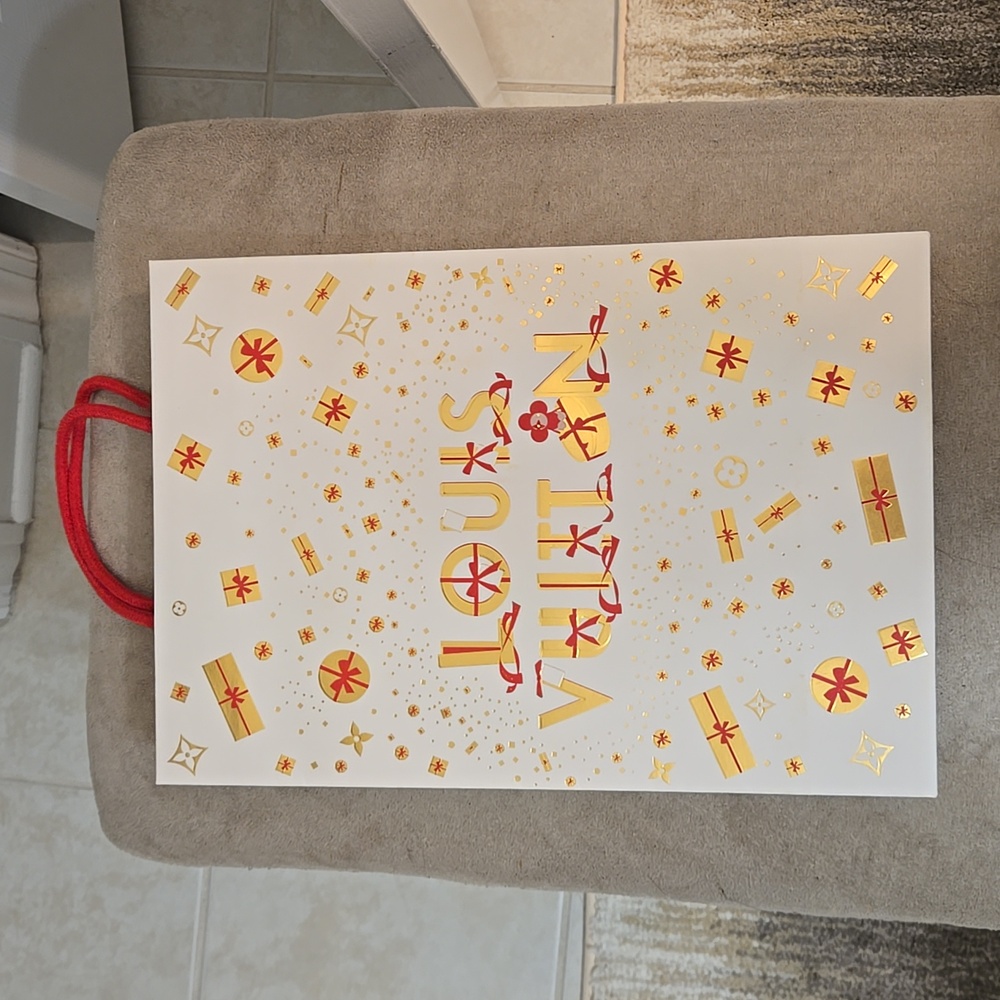 LV LOUIS VUITTON Christmas Shopping Gift Bag Special Edition